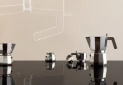 Alessi Moka Espresso Maker, 2019 -Online Furniture Shop 0006 DC06 amb ph Santi Caleca 300dpi 1250pxl