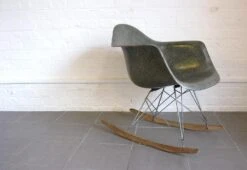 Eames RAR Rocking Chair, 1950 -Online Furniture Shop Eames RARrocker 03 0