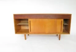 Robin Day Hilleplan Cabinet, 1952 10 Robin Day Hilleplan Cabinet, 1952 -Online Furniture Shop Hilleplan 03 0 c376aa3d 30fa 4150 95c8 9972b0071eb9