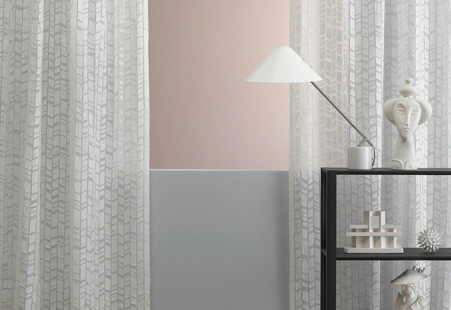 VIP Swing Table Light 4 VIP Swing Table Light - Image 2