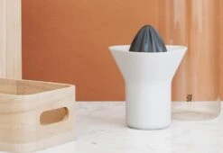 Stelton Rig Tig Orange Squeezer