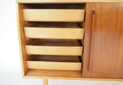 Robin Day Hilleplan Unit C, 1952 -Online Furniture Shop Vintage Robin Day Hilleplan Unit C drawers 3