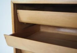 Robin Day Hilleplan Unit C, 1952 -Online Furniture Shop Vintage Robin Day Hilleplan Unit C drawers drawer detail