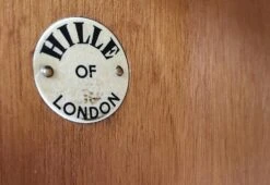 Robin Day Hilleplan Unit C, 1952 -Online Furniture Shop Vintage Robin Day Hilleplan Unit C drawers logo detail 2