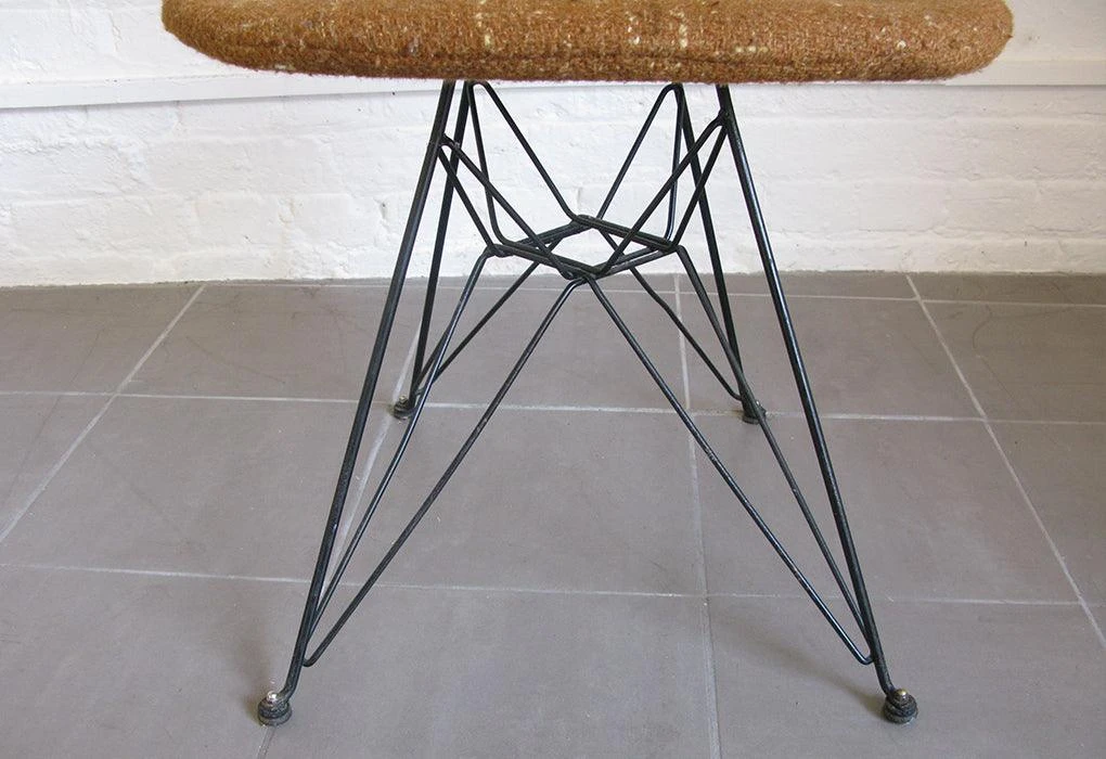 Eames Wire Mesh Chair, 1951 6 Eames Wire Mesh Chair, 1951 - Image 4