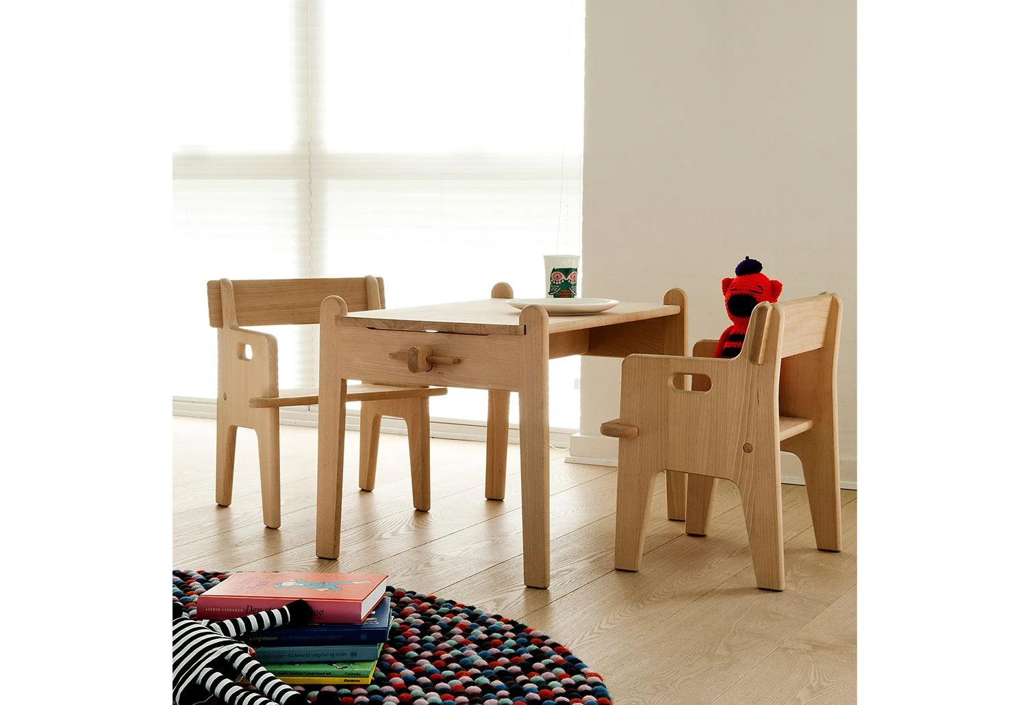 CH410 Children's Chair, 1944 5 CH410 Children's Chair, 1944 - Image 3