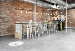 Navy Counter Stool, 1944 -Online Furniture Shop emeco counter twentytwentyone lifestyle