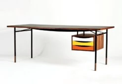 Nyhavn Desk - With Warm Drawers, 1945