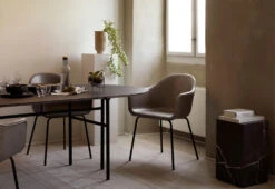 Menu Snaregade Dining Table, Oval -Online Furniture Shop menu norm architects snaregade oval dining table 4