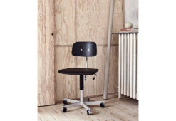 Kevi 2533 Upholstered Chair -Online Furniture Shop twentytwentyone Engelbrechts Jorgen Rasmussen Kevi 2533 black inner side 1