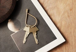 Moebe Brass Key Ring 11 Moebe Brass Key Ring -Online Furniture Shop twentytwentyone Moebe Key Ring 1