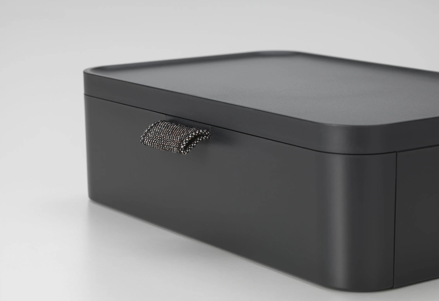 Vitra Ampi Charger, 2021 14 Vitra Ampi Charger, 2021 - Image 12