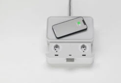 Vitra Ampi Charger, 2021 33 Vitra Ampi Charger, 2021 -Online Furniture Shop twentytwentyone vitra ampi white 3