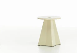 Vitra Tabouret Métallique, 1936 -Online Furniture Shop twentytwentyone vitra jean prouve tabouret metallique blanc colombe 1