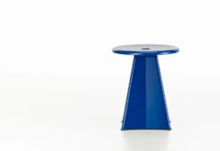 Vitra Tabouret Métallique, 1936 -Online Furniture Shop twentytwentyone vitra jean prouve tabouret metallique bleu marcoule 2
