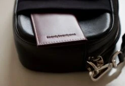 Leather Card Wallet Anniversary Edition 24 Leather Card Wallet Anniversary Edition -Online Furniture Shop twentytwentyone zapata vazquez anniversary wallet 15