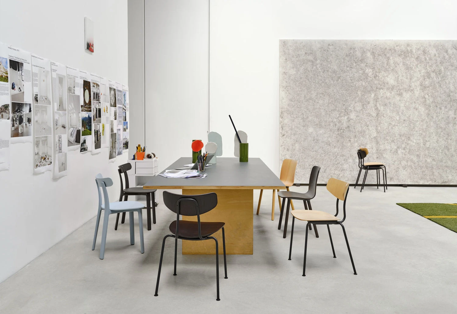 Vitra Vases Découpage, 2020 22 Vitra Vases Découpage, 2020 - Image 20