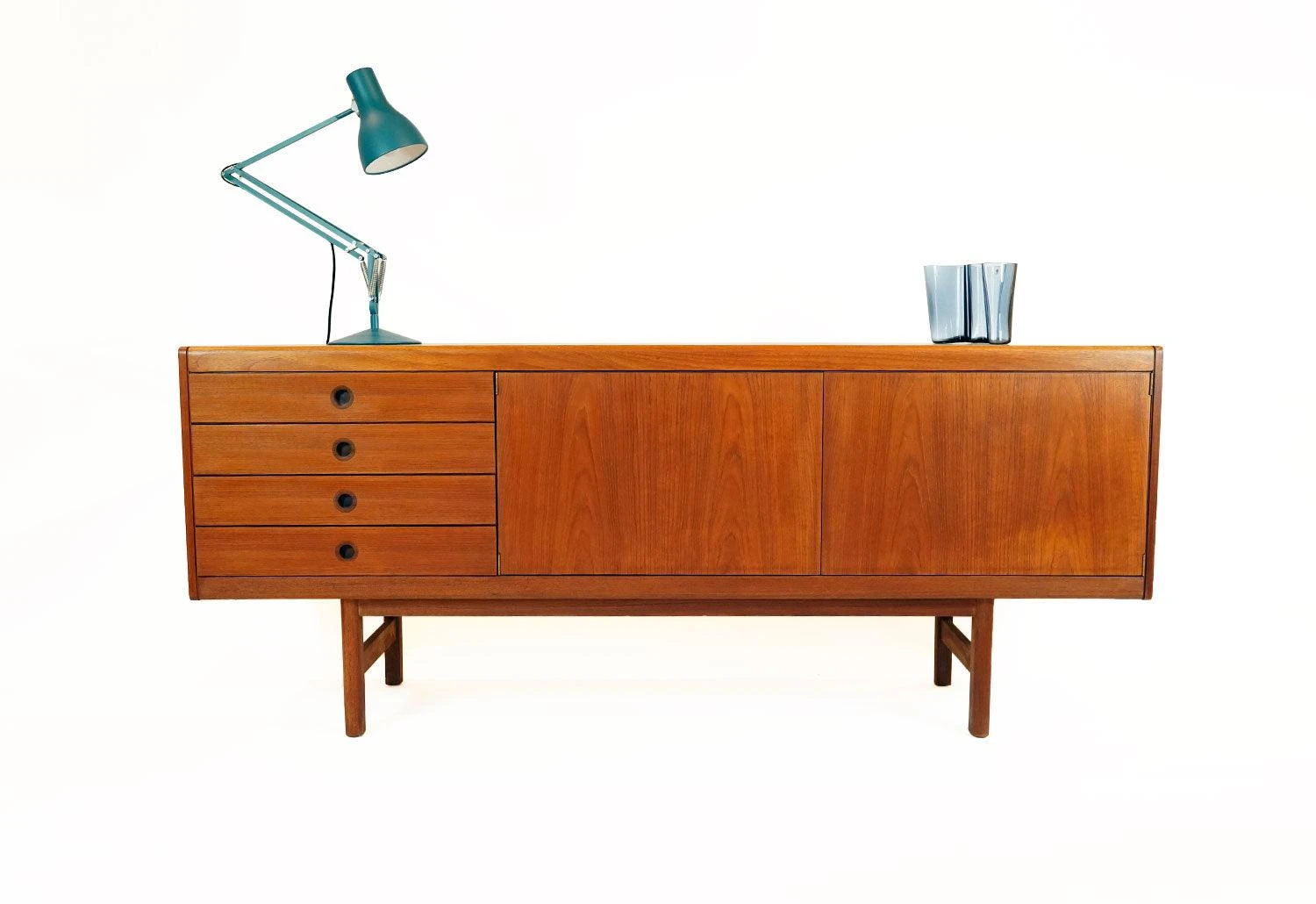 N/A Robert Heritage, Gloucester Sideboard, 1960, Archie Shine 3 N/A Robert Heritage, Gloucester Sideboard, 1960, Archie Shine