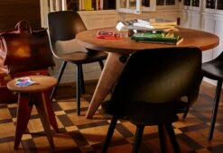 Vitra Tabouret Solvay, 1942 11 Vitra Tabouret Solvay, 1942 -Online Furniture Shop vitra jean prouve tabouret solvay featured 2