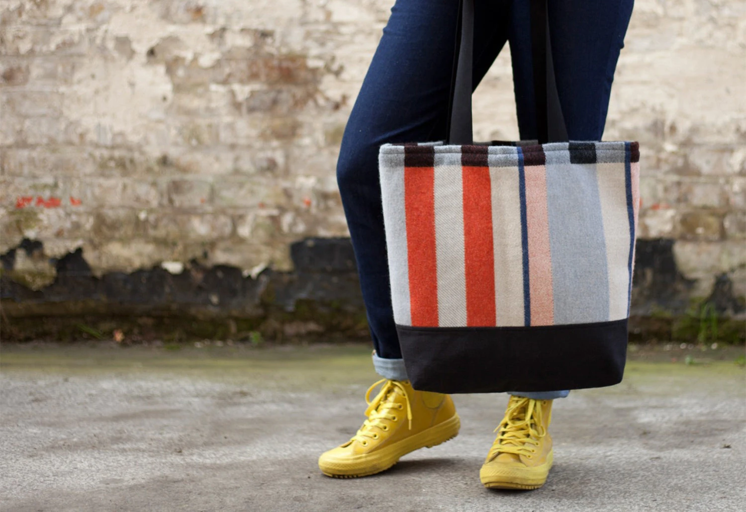 Stölzl Seal Tote Bag 4 Stölzl Seal Tote Bag - Image 2